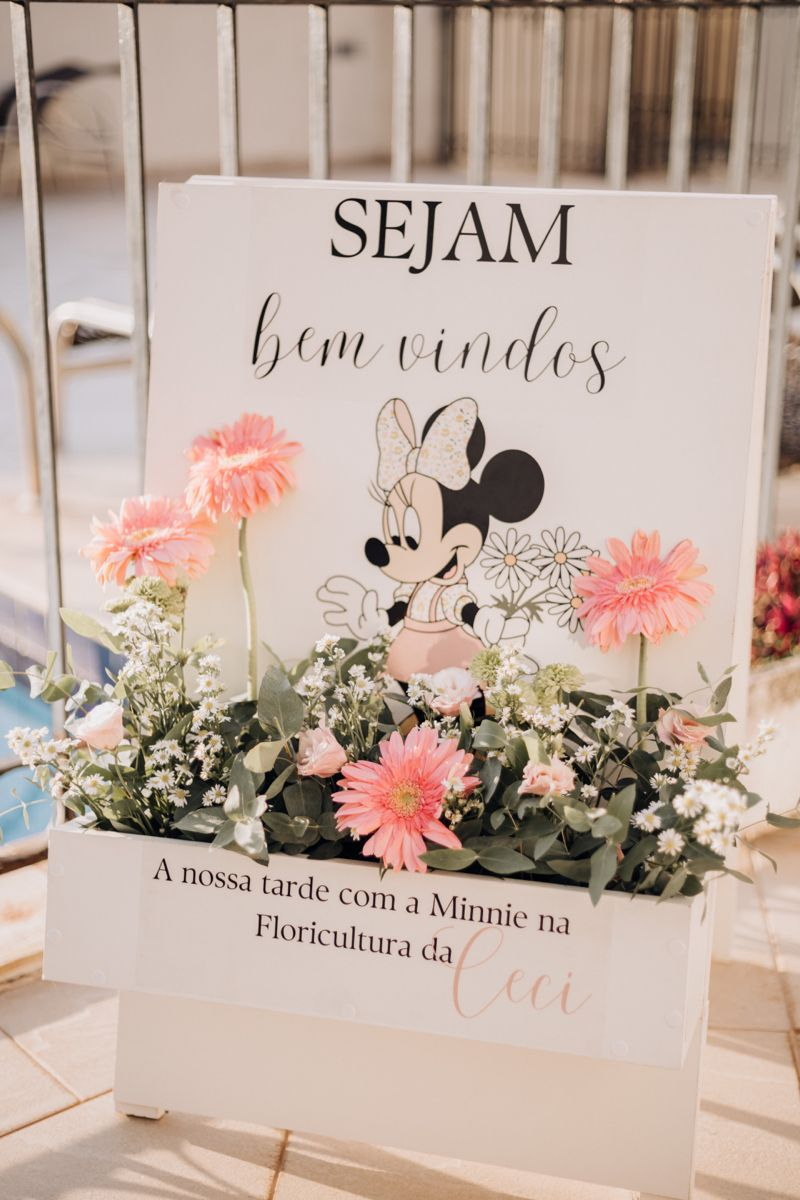 Flower Box Welcome Sign